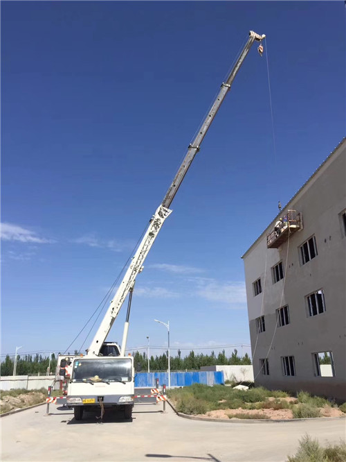 蓟州区“轻装强干”—— 吊车的 “轻量化臂架” 技术